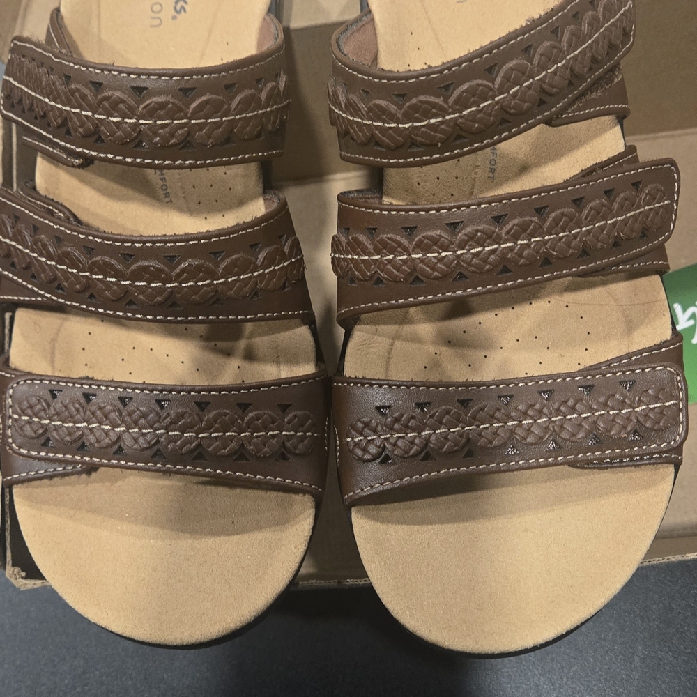 CLARKS Brown StrSandals